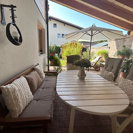 - Joel Apartament *