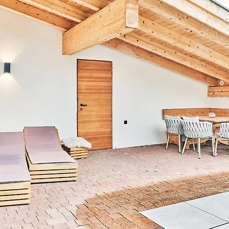 شقة - Joel لوتاش